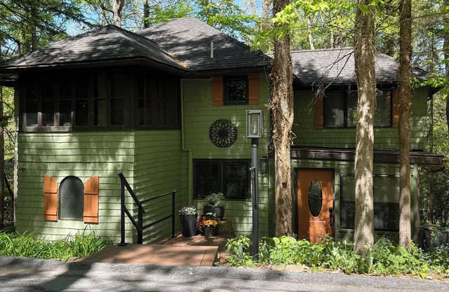 Lakeview Luxe