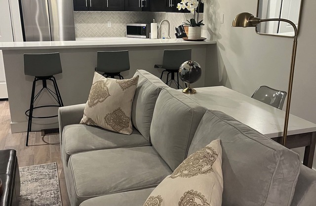 Lakewood-Golden Condo