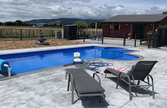 Lama Brown - A quiet country cottage