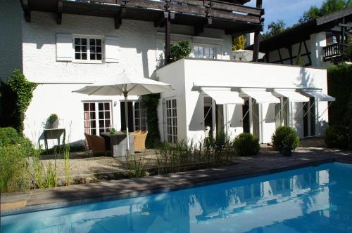 Landhaus am Plattenbichl - Luxus Apartment mit Pool und Sauna - im Sommer Bergbahn inklusive