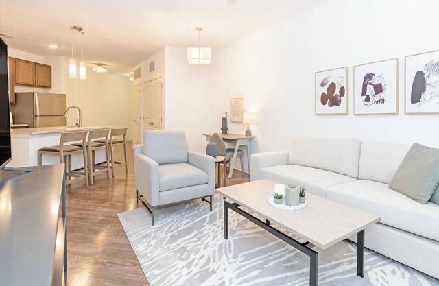 Landing | Amazing 1BD, Gym, Pool