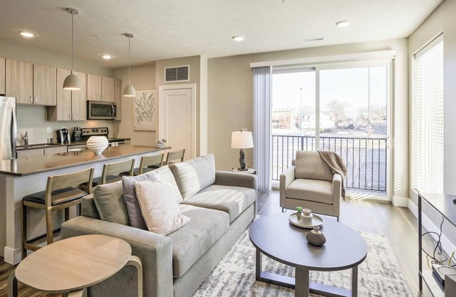 Landing | Chic 1BD, Pool, Gym