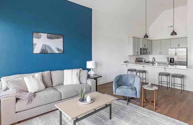 Landing | Chic 2BD, Clubhouse, Gym