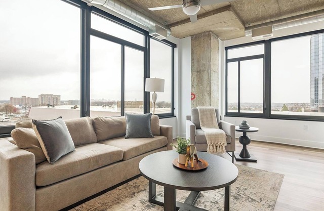 Landing | Chic 2BD, Game Room, Gym