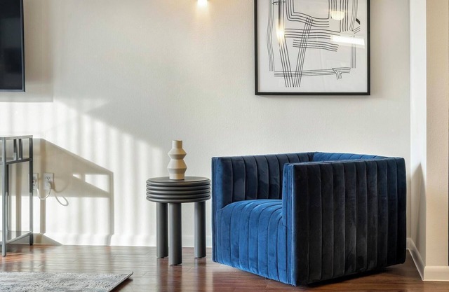 Landing | Modern 2BD, Gym