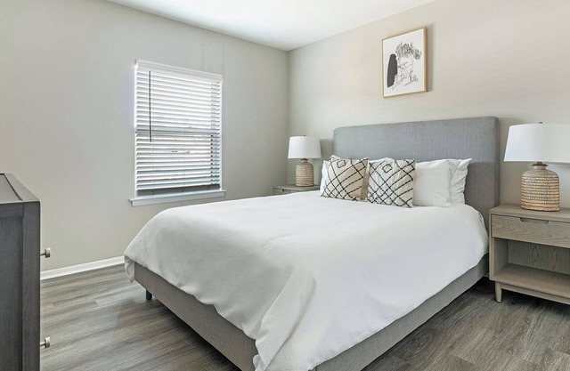 Landing | Spectacular 2BD, Gym, Pool