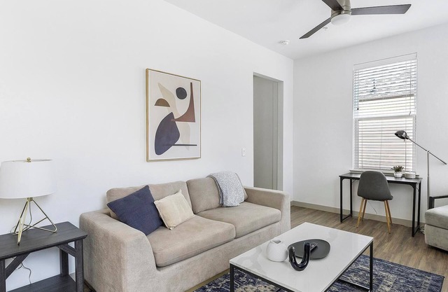 Landing | Stunning 2BD, Clubhouse, Pool