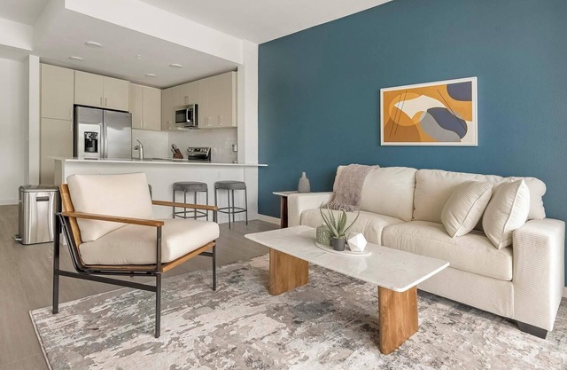 Landing | Stylish 1BD, Pool, Gym