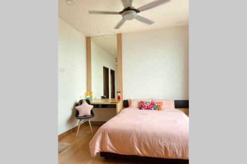 Landmark Residence 1, Pool View, Free WiFi, TV-box, Free Parking, Near Kajang, Mahkota Cheras, C180, MRT