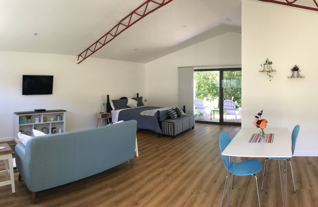 Langleys Port Campbell Hobby Farm (free Wifi and Breakfast)