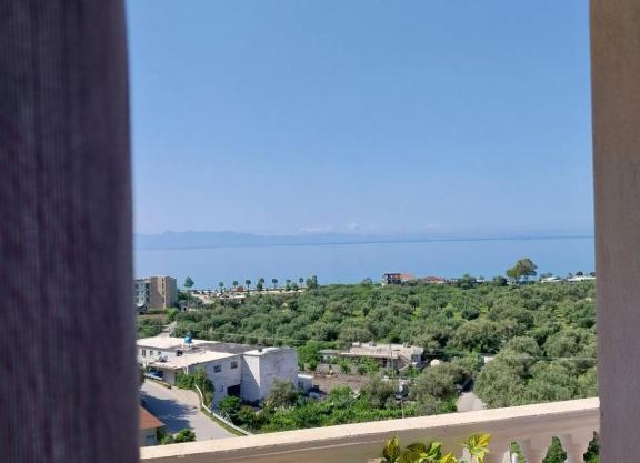 Lani apartament sea views