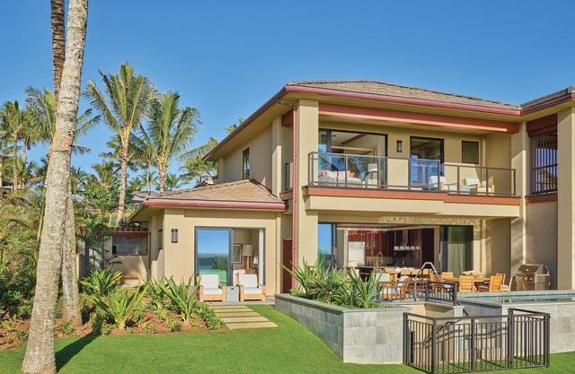 Laola 4-Bdrm Townhouse,Breathtaking Views,Swimming pool & Carpor