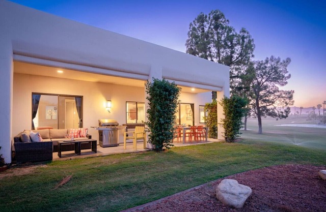 Large 2bd condo in Desert Princess Country Club