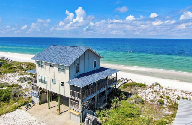 Large 5 bedroom, 3-1/2 bath BEACHFRONT Home, Just Steps to Peaceful Beach
