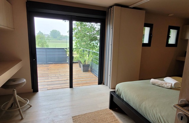 Large apartment with hammam, sauna, terrace, between Bordeaux and Saint-Emilion