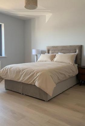 Large bedroom near to the center