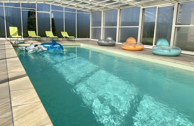 Large comfortable house, heated swimming pool 5 minutes from Chambord castle