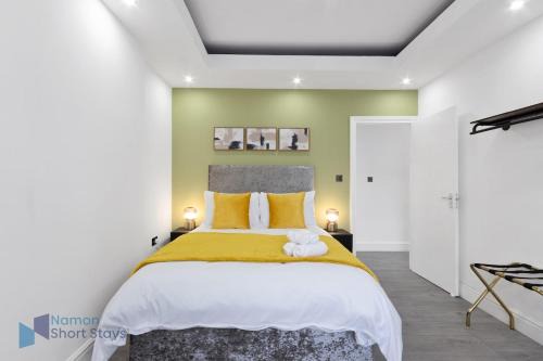 Large Comfy 4 Bedroom House, Ideal for Workers, FREE Parking