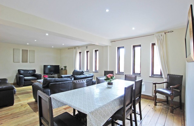 Large detached 4 bedroom Barn Conversion
