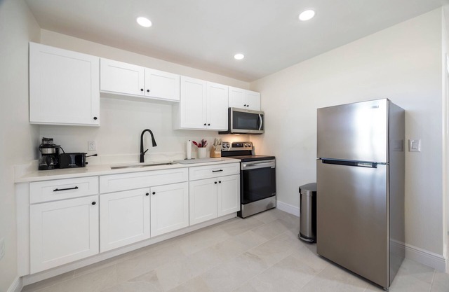 Large efficiency with WiFi, AC, W/D less than 1 minute from WEC!