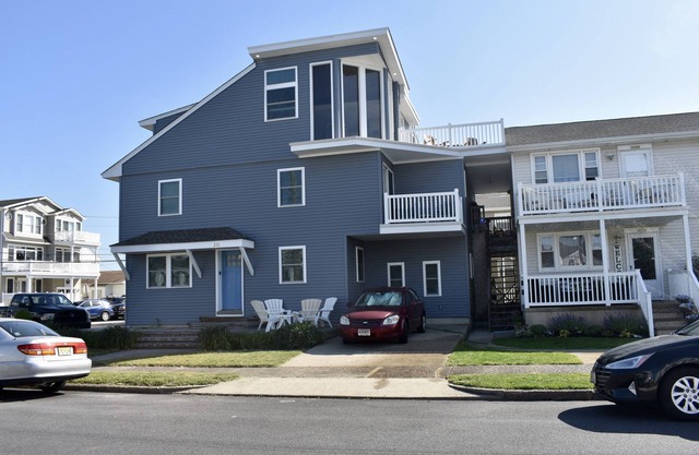 Large Five Bedroom Beach Block Home With Awesome Ocean Views