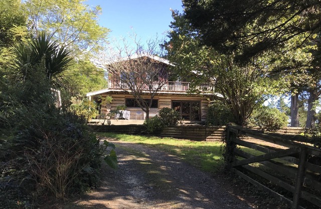 Large, genuine, Log House. 857 Church Rd. Kaitaia