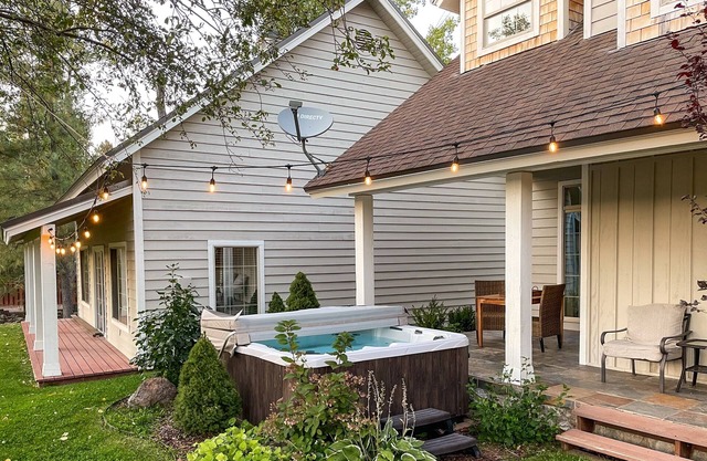 Large Group Getaway | Peaceful Views + Spa Tub