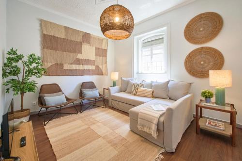 Large Group - Walk to Beach, By TimeCooler