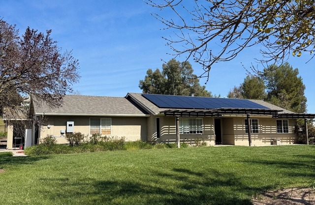 Large Groups 4-Bedroom, 2-Bath Paso Robles Retreat on Eastside Near Top Wineries