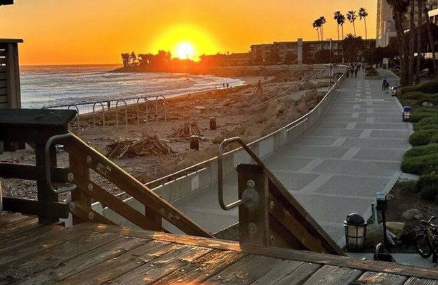 Large Historic Victorian Beach House - The Sudden House