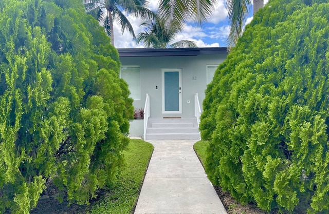 Large Home Near Brickell | Miami Beach | Calle Ocho