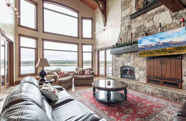 Large Home w/Hot Tub, Fire Pit, & Basketball Court – 7BR, Sleeps 20!