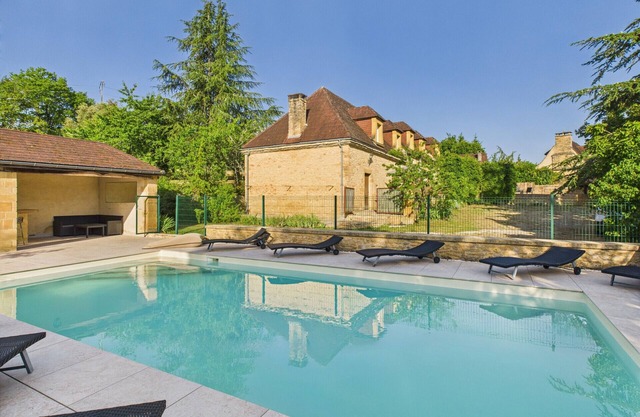 Large house for 15 with pool and tennis court