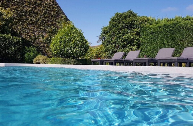 Large house, sleeps 12, shared pool.