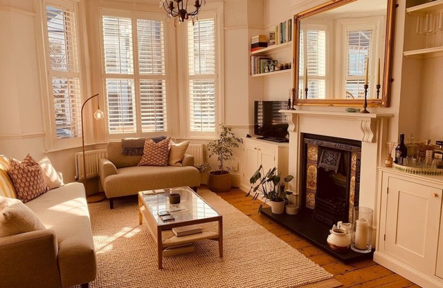 Large House with Parking & Nearby Tube Station