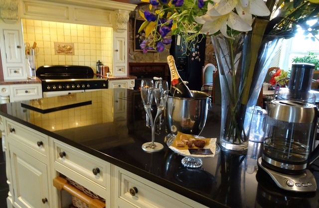 Large Luxury 4 bed Country Farm House Strathaven, 20 mins to the city, sleeps 7