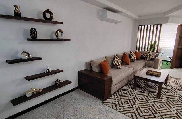 Large & modern apartment in downtown Fès. Great for Families!