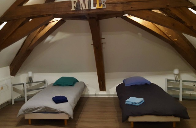 Large, recently renovated 15P gîte on the banks of the Nivernais Canal and at the gateway to Morvan