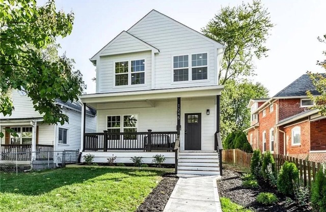 LARGE & SPACIOUS HOUSE by Downtown Indianapolis !