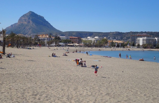 Large Spanish Country/Villa House Set In Montgo Park