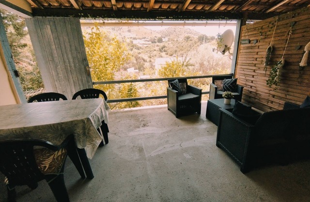 Large studio on the ground floor of a villa at the entrance to Ajaccio