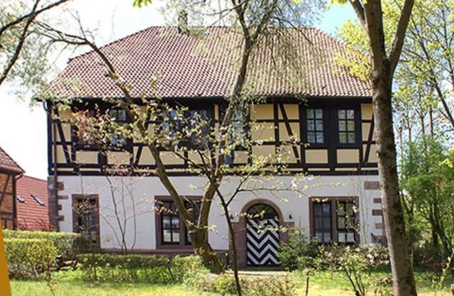 Large vacation apartment in a unique historic building - also for musicians