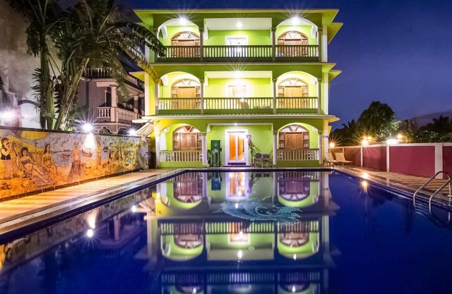 Larios Beach Holidays