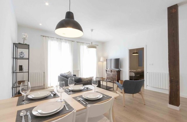 Larramendi I | The Rentals Collection