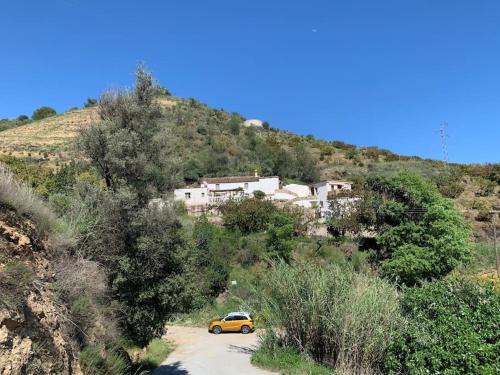 Las Golondrinas is situated in Almunecar