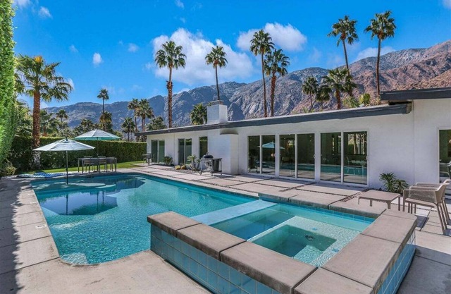 Las Palmas Alexander – 1962 Alexander Home with Saltwater Pool, Spa, Fire Pit & Mountain Views