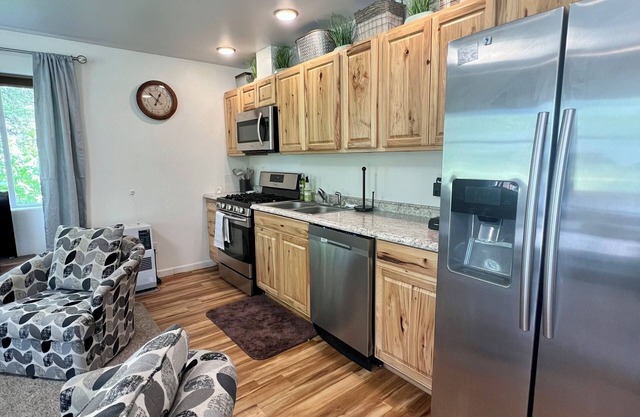 Lazy Mountain Cottage