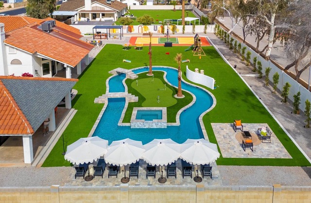 Lazy River Luxe | Pickleball | 6BR's | Pool & Spa
