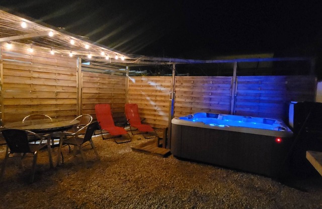 "Le 34° sud" - 2-bedroom house with jacuzzi.
