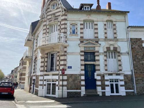 Le Castelnau